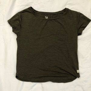 Vuori Lux Performance Tee Color Evergreen